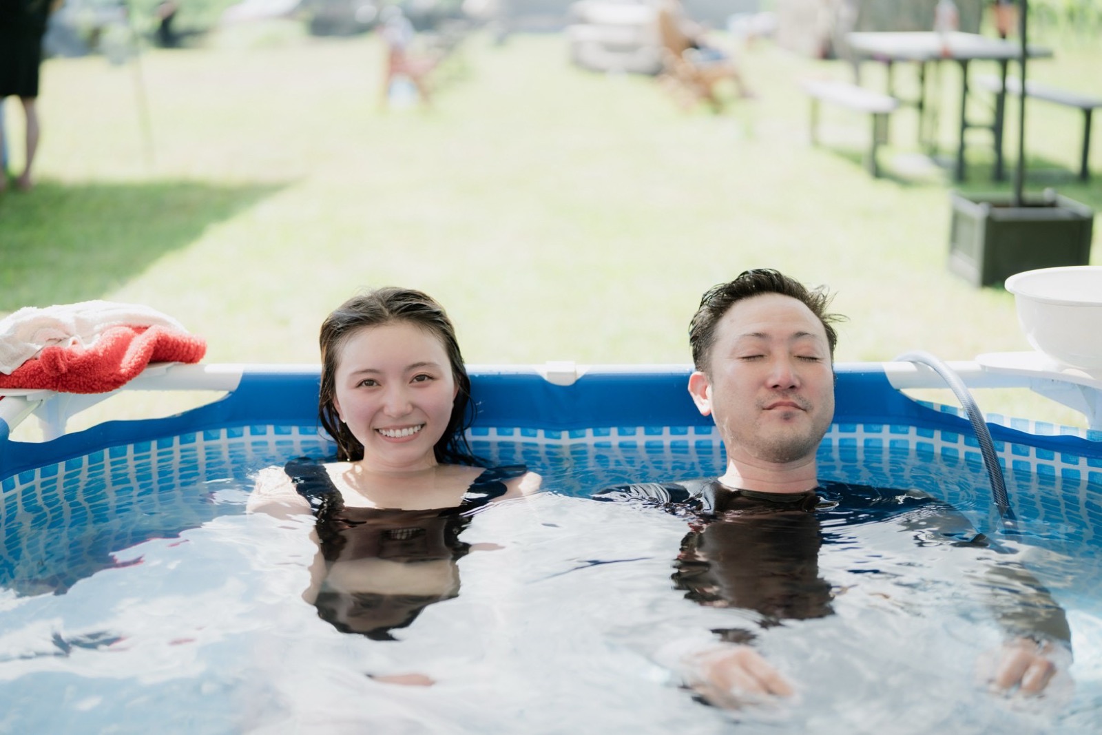 水風呂に浸かるふたり